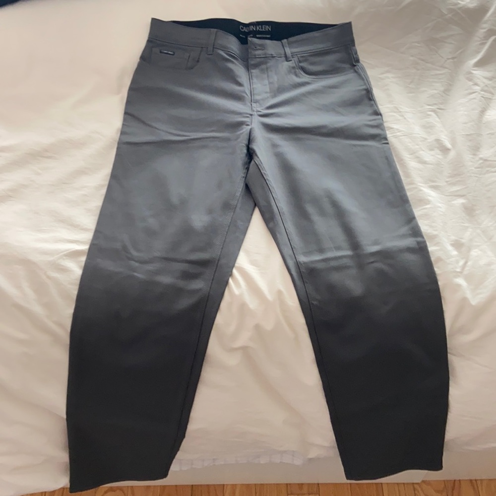 NWOT grey Calvin Klein dress pants w/elastic waist